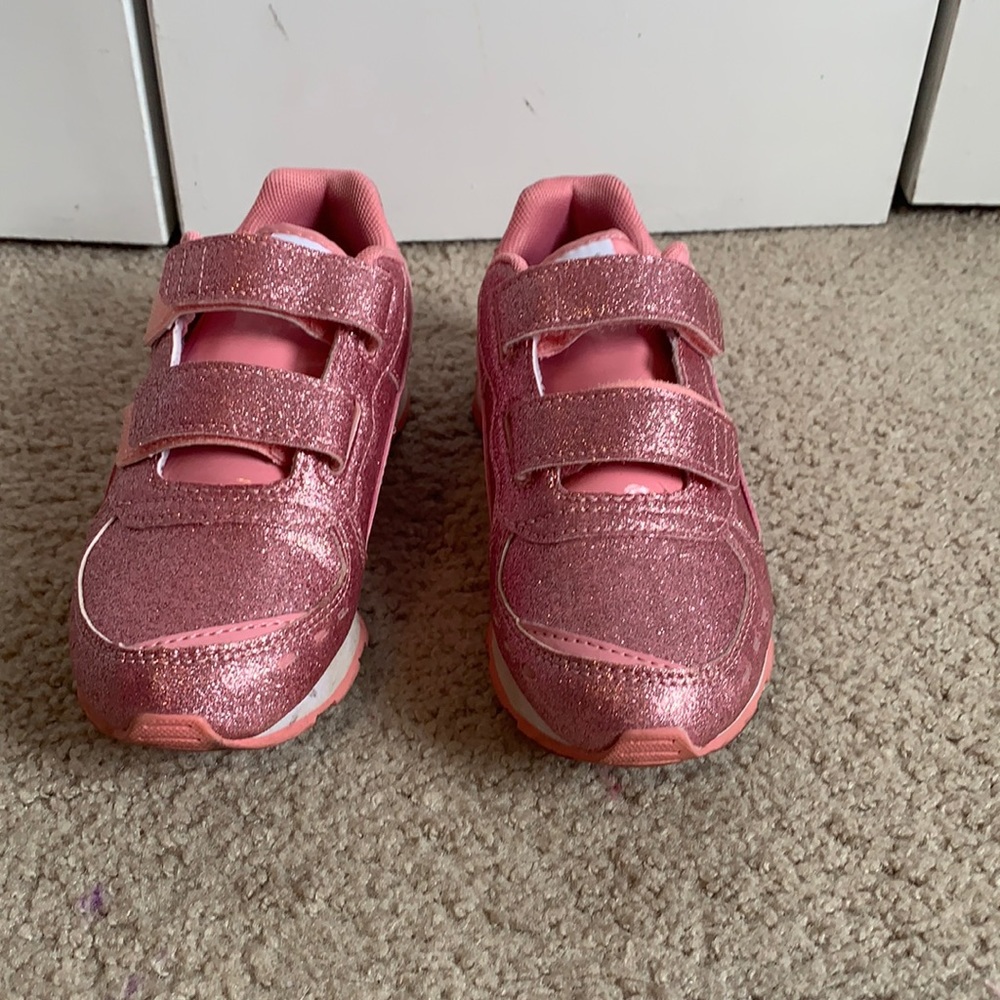 Barely worn PUMA pink sneakers
